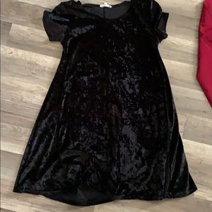 Short, velvet black dress